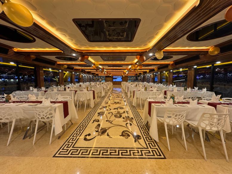 Marina-Premium-Megayacht-Cruise-12