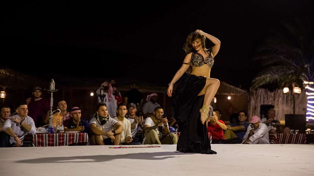united-arab-emirates-march-19-2017-a-belly-dancer-04c427-1024 (1)